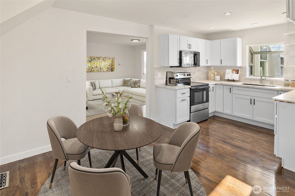 Photo of 302 Stafford Street, Cle Elum, WA 98922 (MLS # 2455606)