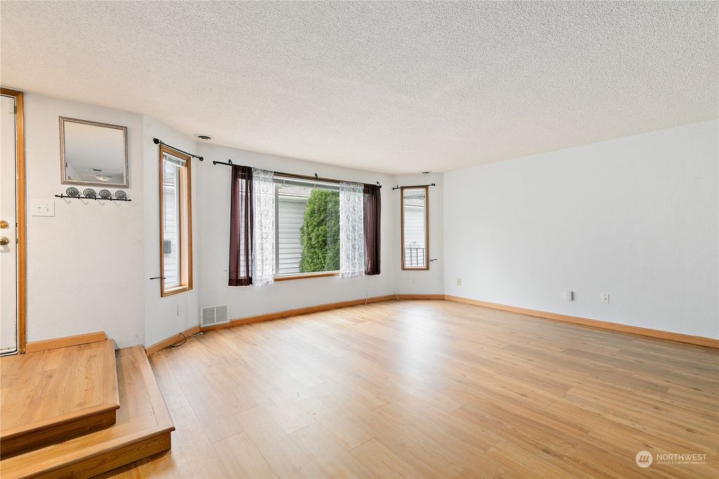 Photo of 32524 1st Place S #172, Federal Way, WA 98003 (MLS # 2314328)