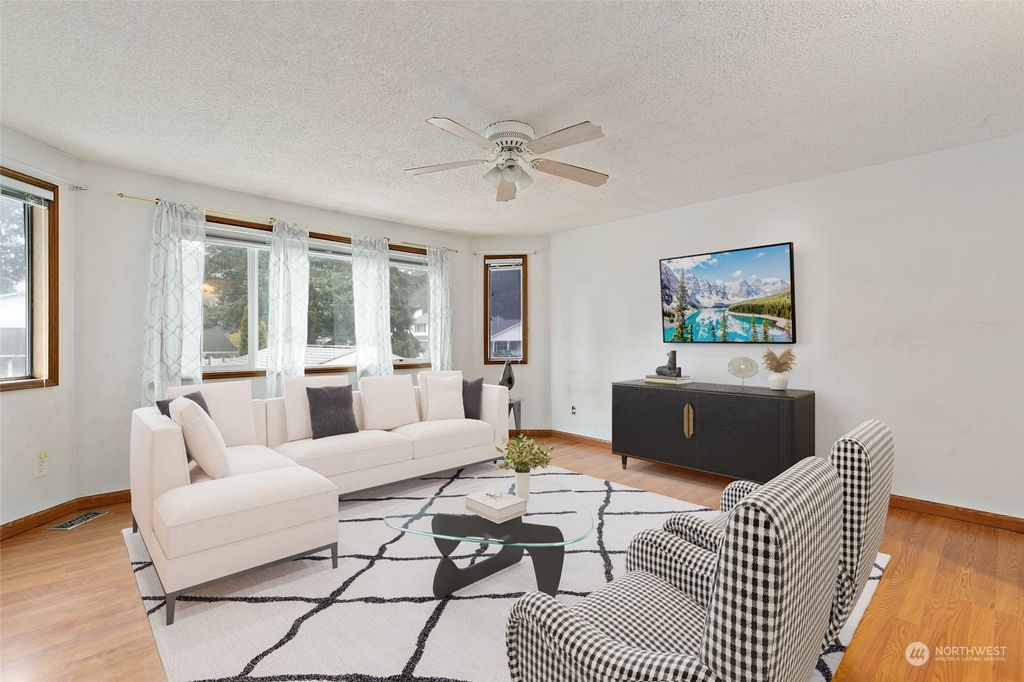 Photo of 32524 1st Place S #172, Federal Way, WA 98003 (MLS # 2314328)
