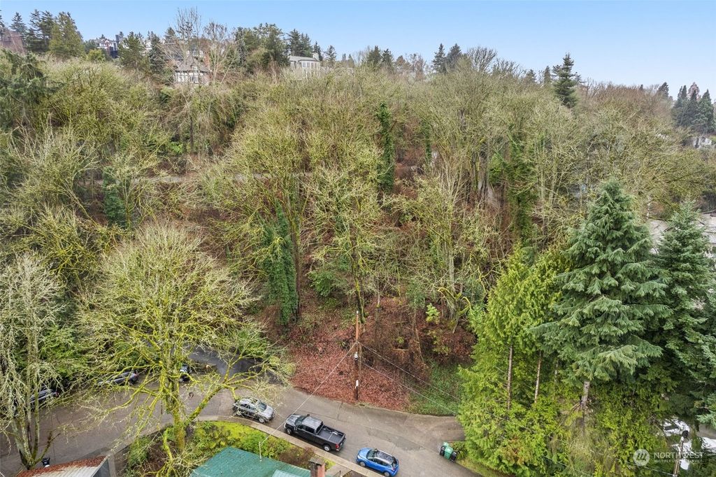 Photo of 2211 16th Avenue E, Seattle, WA 98112 (MLS # 2193500)