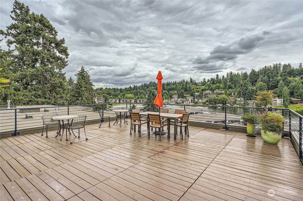 Photo of 9951 NE Lake Washington Boulevard #37, Bellevue, WA 98004 (MLS # 2151618)