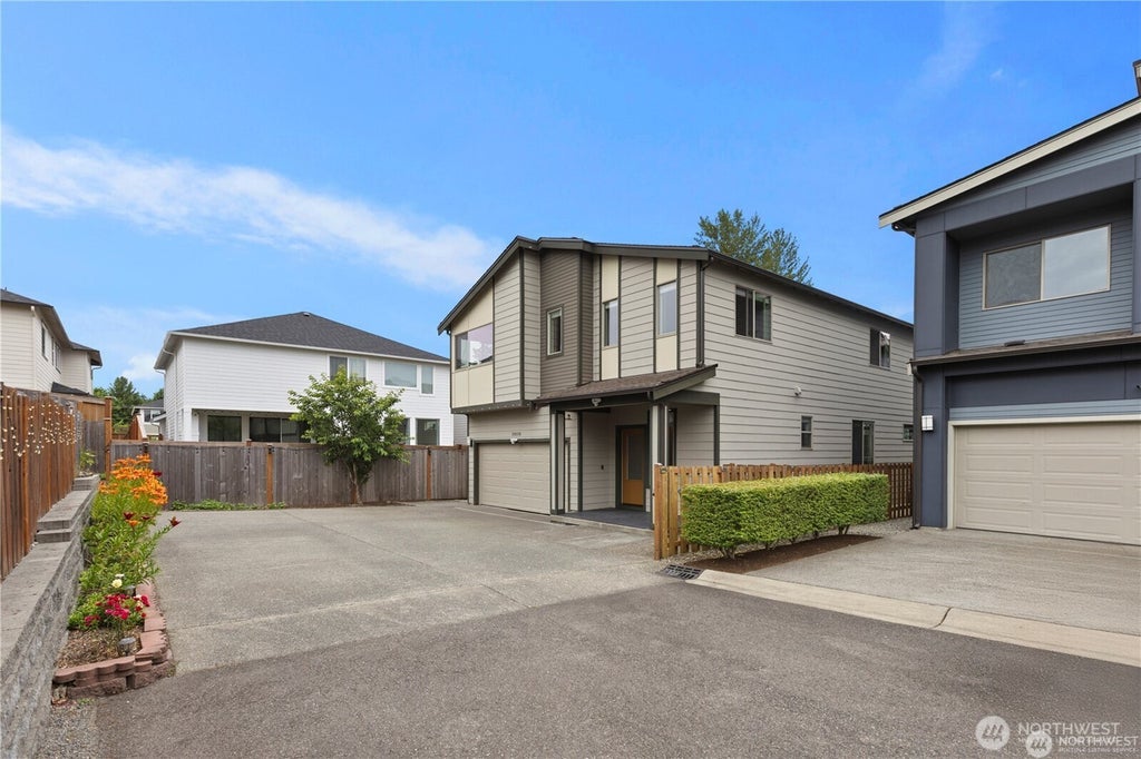 Photo of 28226 226th Place SE, Maple Valley, WA 98038 (MLS # 2571736)