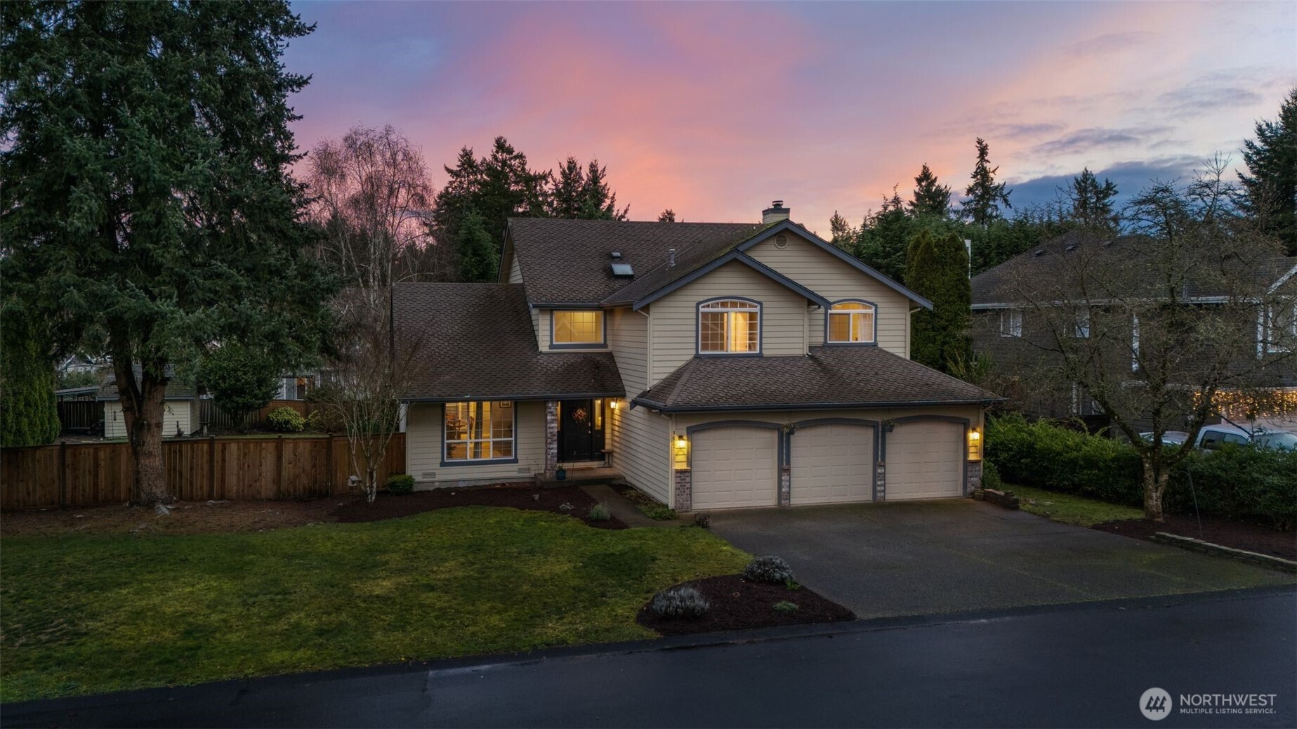 3807 Avenue Court NW