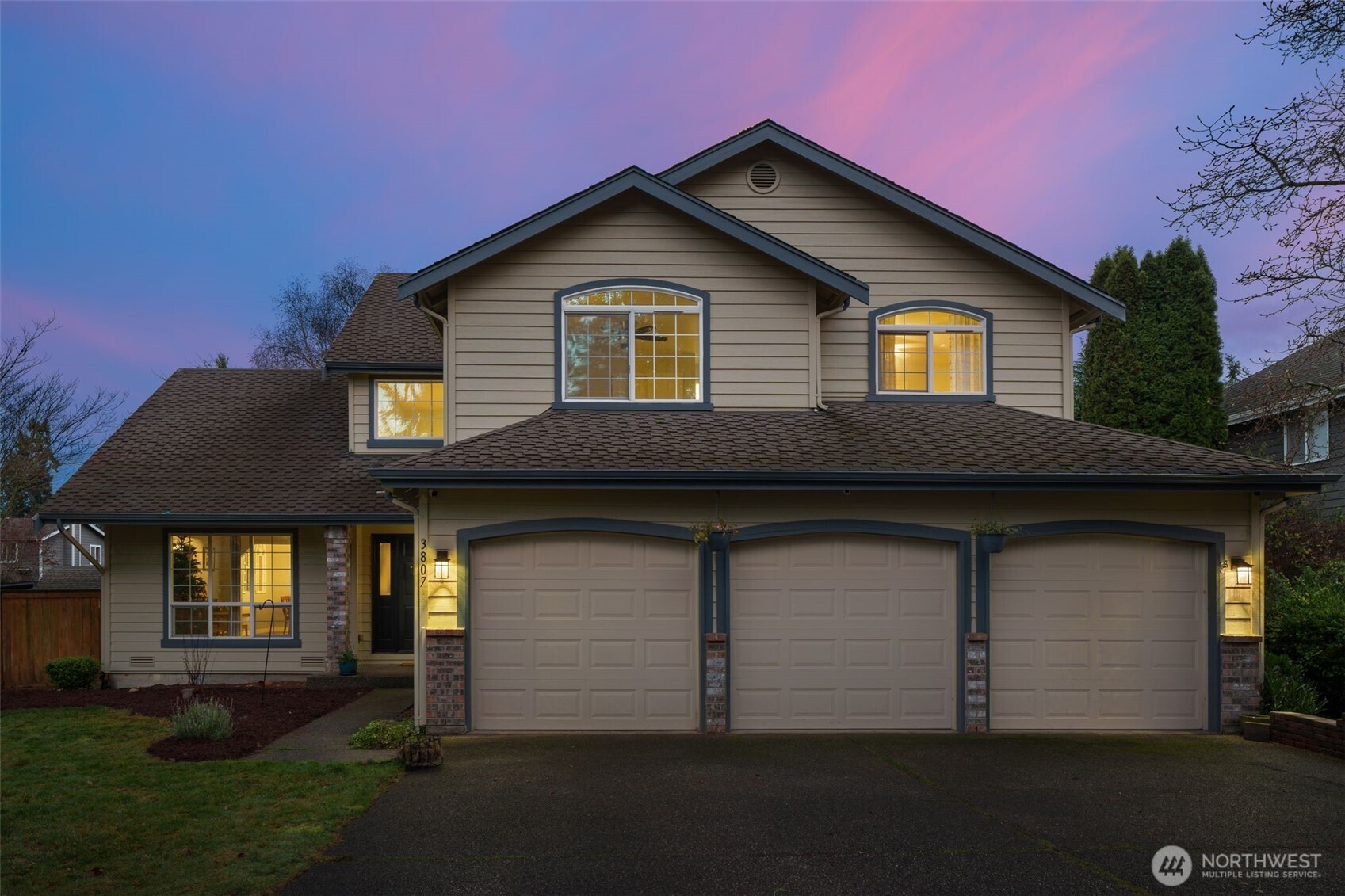 3807 Avenue Court NW