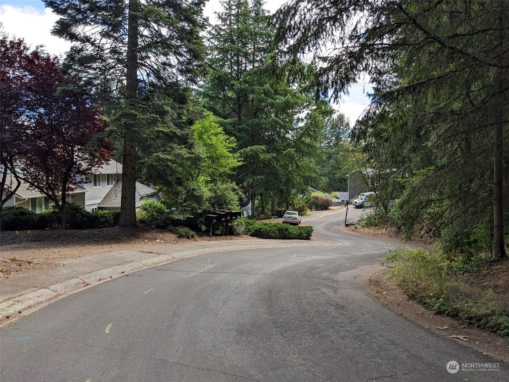 Photo of 11814 NE 103rd Place, Kirkland, WA 98033 (MLS # 2155008)