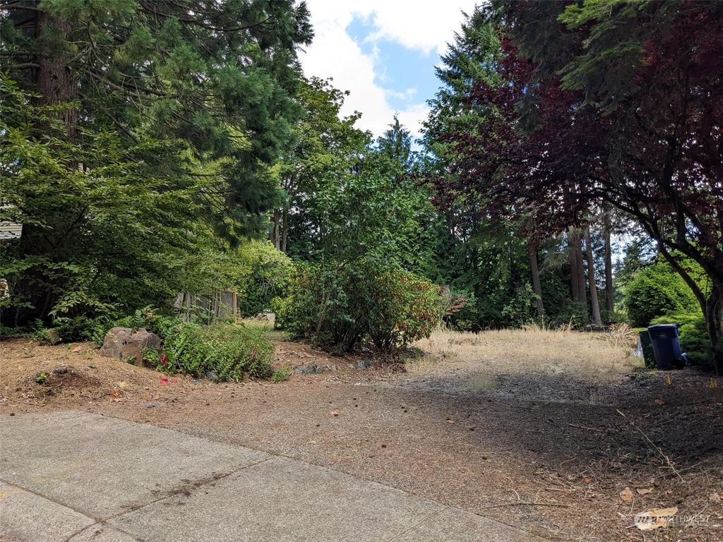 Photo of 11814 NE 103rd Place, Kirkland, WA 98033 (MLS # 2155008)