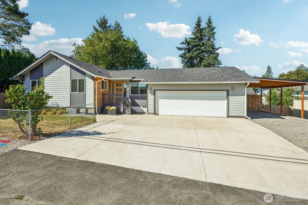 Photo of 10214 NW 11th Avenue, Vancouver, WA 98685 (MLS # 2478913)