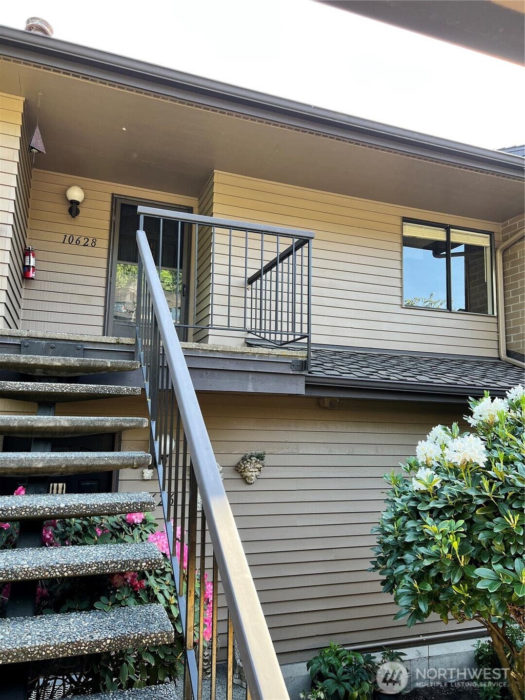 Photo of 10628 Glen Acres Dr S DR, Seattle, WA 98168 (MLS # 2574580)