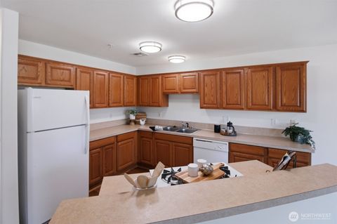 Photo of 1318 37th Street #2-420, Everett, WA 98201 (MLS # 2504198)