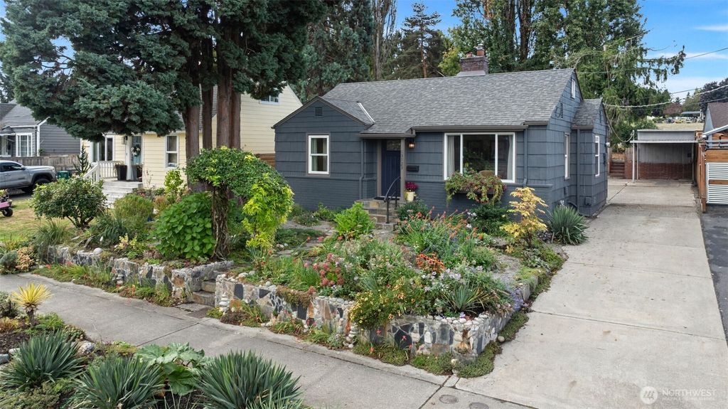 Photo of 13723 34th Avenue S, Tukwila, WA 98168 (MLS # 2439477)