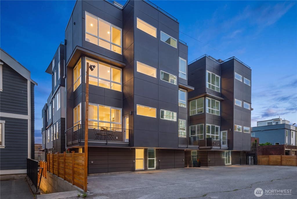 Photo of 2328 A Franklin Avenue E, Seattle, WA 98102 (MLS # 2557477)