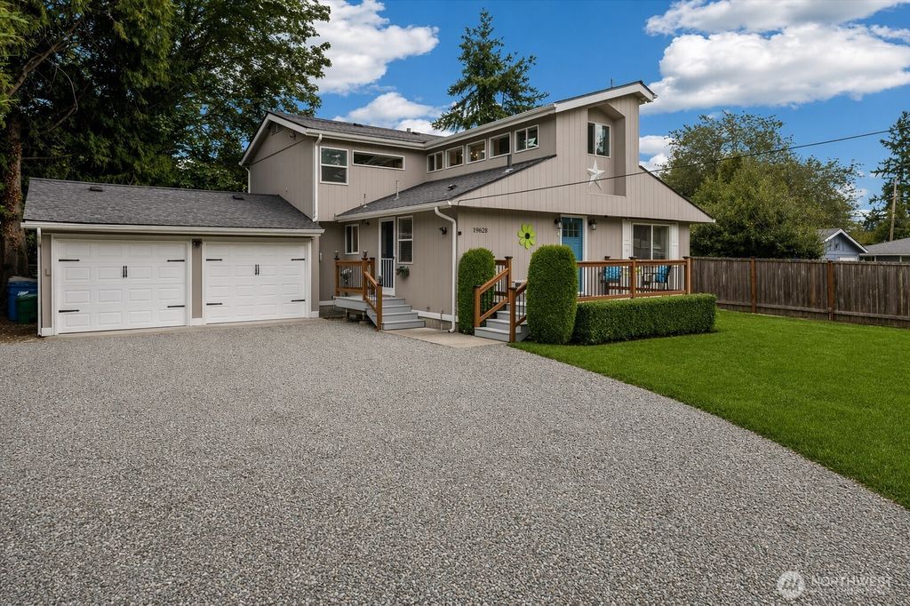 Photo of 19828 104th Avenue SE, Renton, WA 98055 (MLS # 2506229)