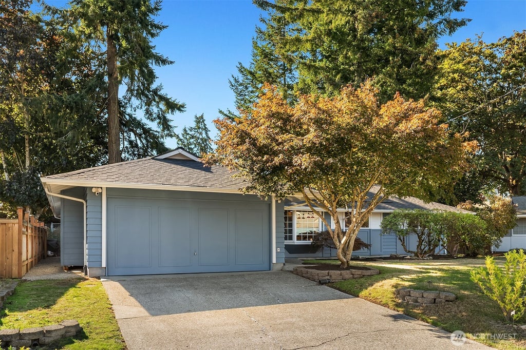 Photo of 3917 NE 11th Place, Renton, WA 98056 (MLS # 2592422)
