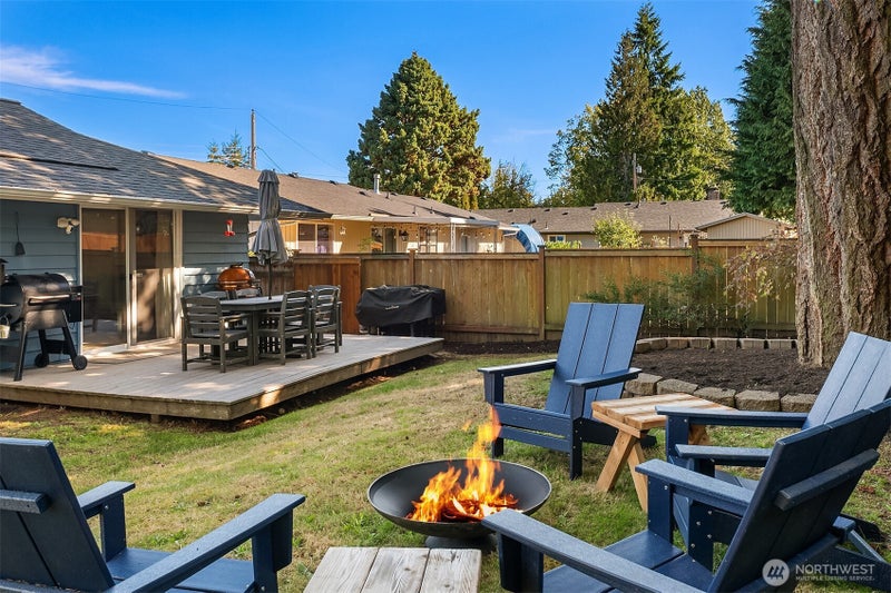 3917 NE 11th Place