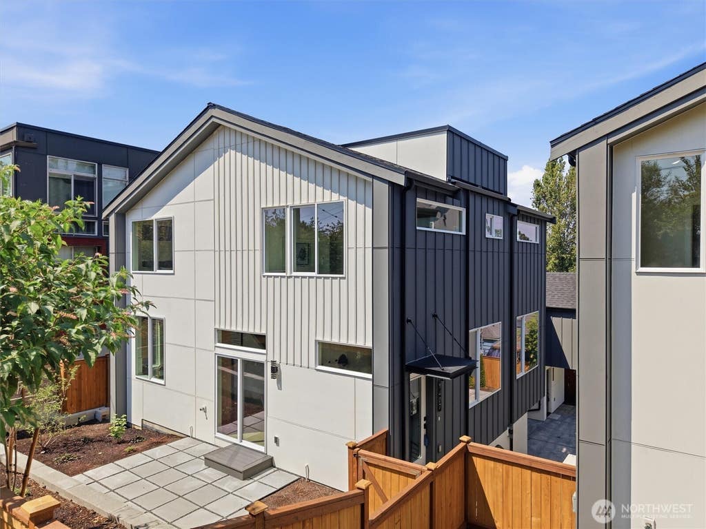 Photo of 1407 29th Avenue, Seattle, WA 98122 (MLS # 2571622)