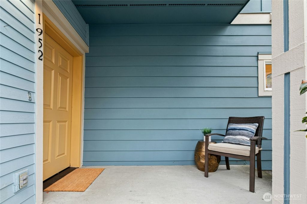 Photo of 1952 18th Avenue NE, Issaquah, WA 98029 (MLS # 2451744)