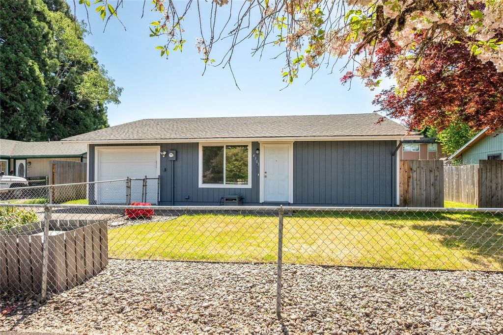 Photo of 4703 Merlin Street, Longview, WA 98632 (MLS # 2517729)