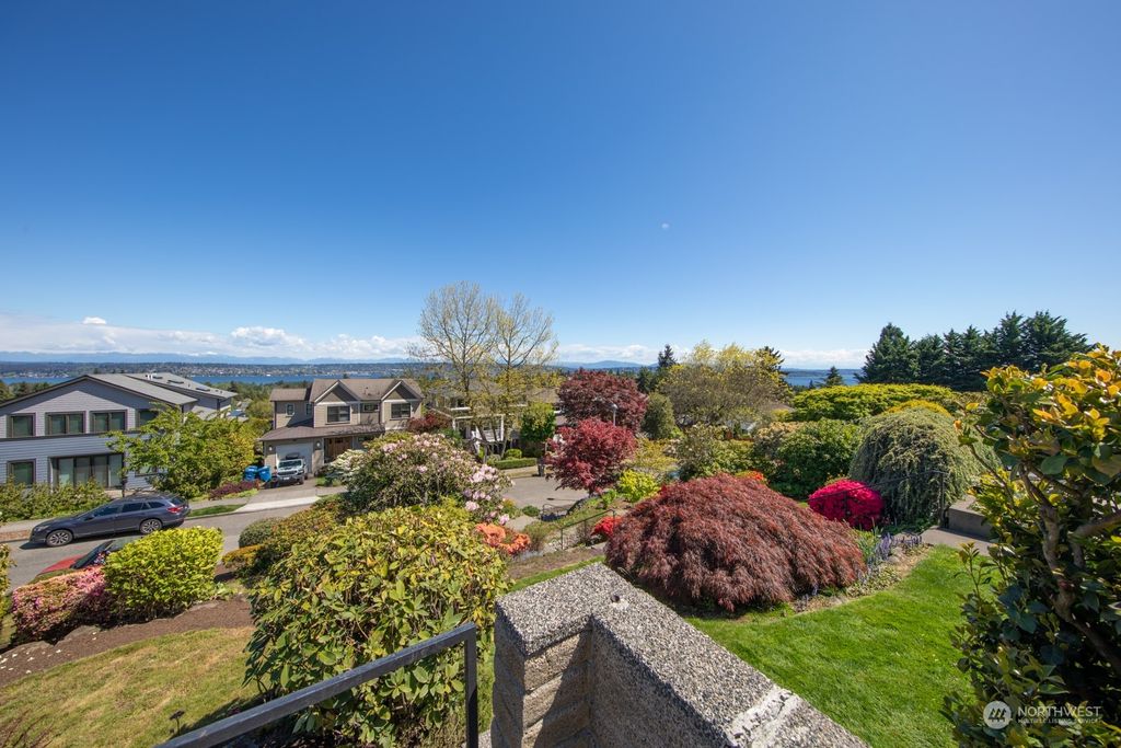 Photo of 6515 51st Avenue NE, Seattle, WA 98115 (MLS # 2232658)