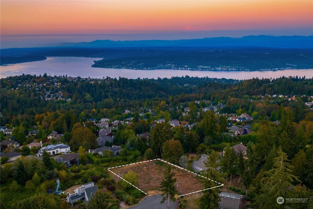 Photo of 17044 SE 59th Street, Bellevue, WA 98006 (MLS # 2002953)