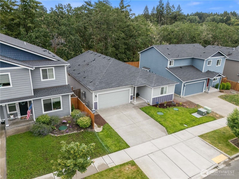 2410 Cantergrove Drive SE