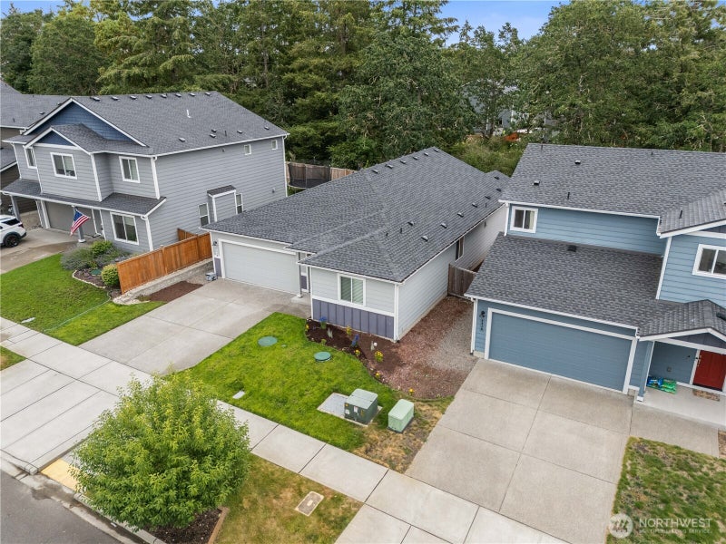 2410 Cantergrove Drive SE