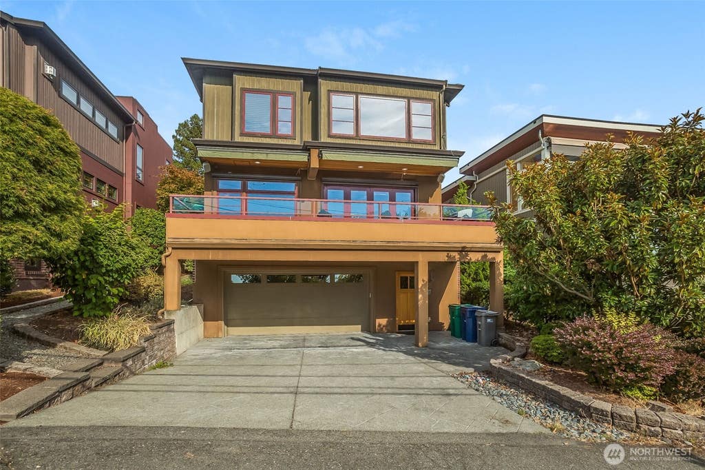 Photo of 317 1st Street, Kirkland, WA 98033 (MLS # 2547834)