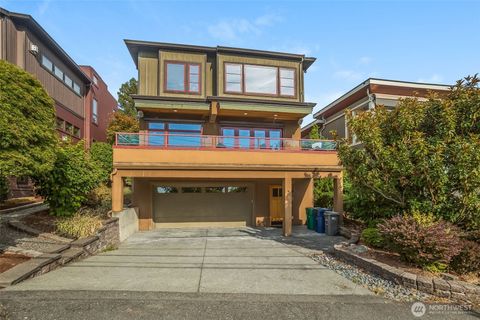 Photo of 317 1st Street, Kirkland, WA 98033 (MLS # 2547834)