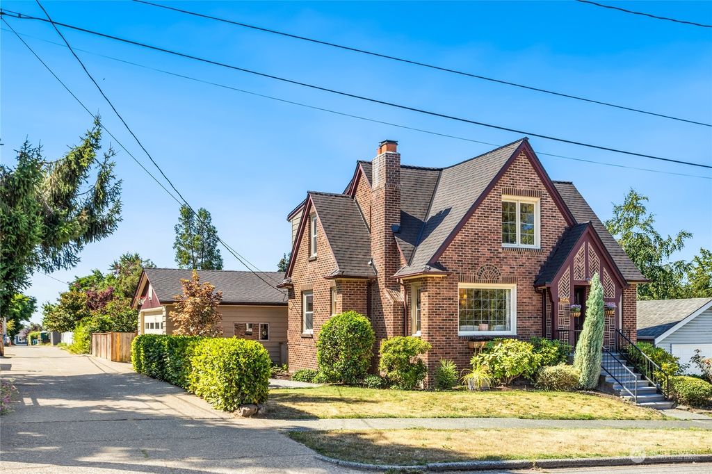 Photo of 3519 SW Othello Street, Seattle, WA 98126 (MLS # 2140935)