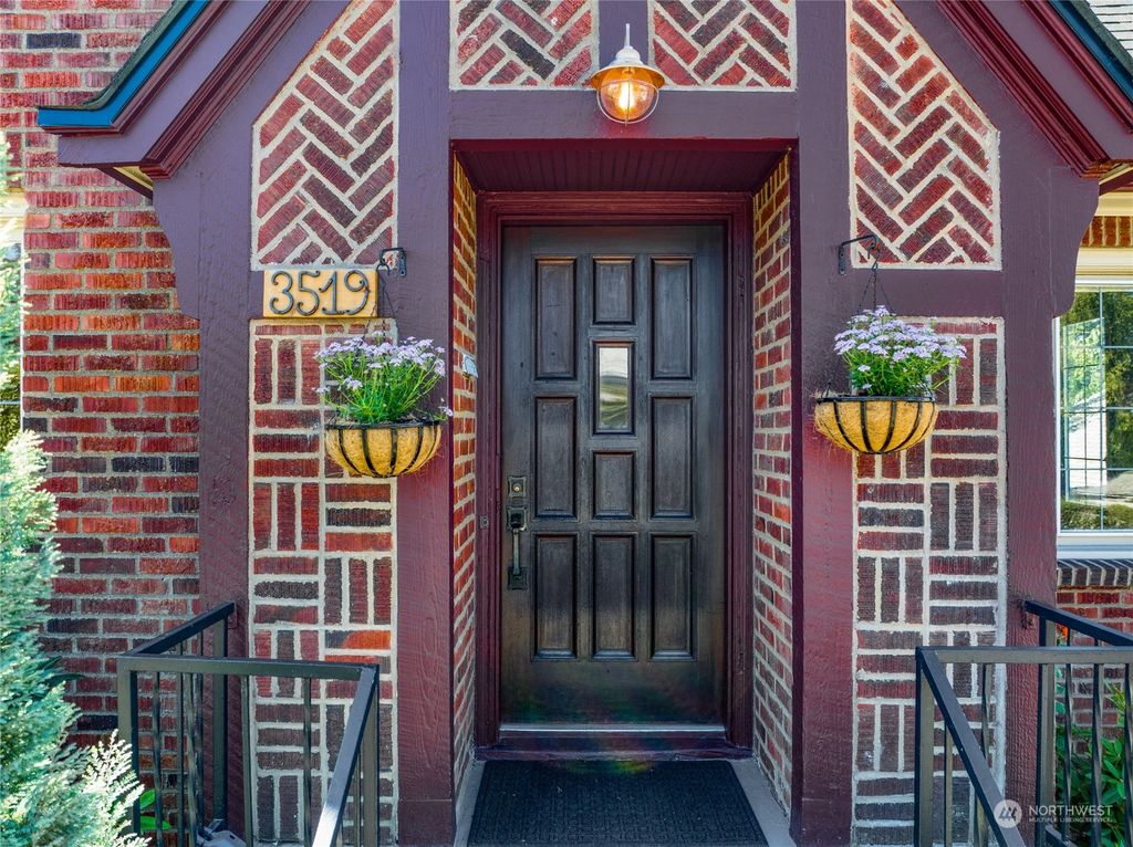 Photo of 3519 SW Othello Street, Seattle, WA 98126 (MLS # 2140935)