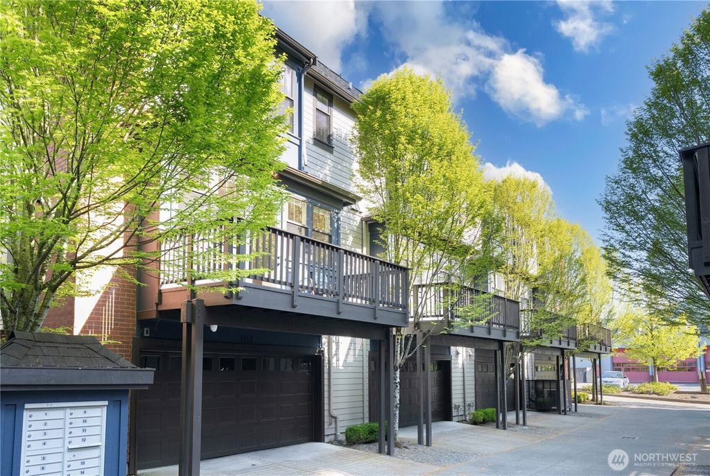 Photo of 1153 NE HIGH ST St, Issaquah, WA 98029 (MLS # 2359663)