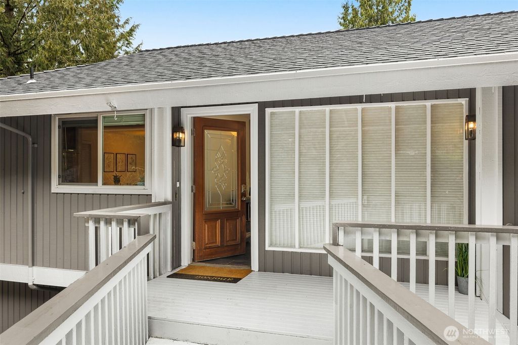 Photo of 90 Big Bear Place NW, Issaquah, WA 98027 (MLS # 2330456)