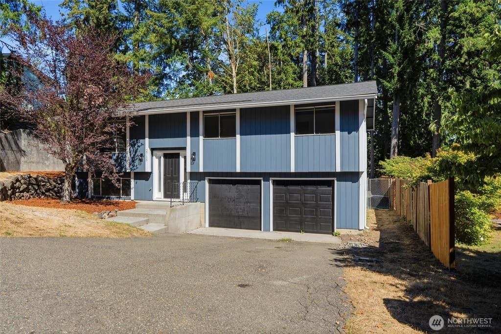 Photo of 2715 Lodgepole Drive SE, Port Orchard, WA 98366 (MLS # 2575236)