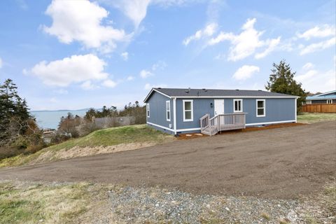 1456 Lloyd Pl, Oak Harbor, WA 98277 - MLS#: 2347794
