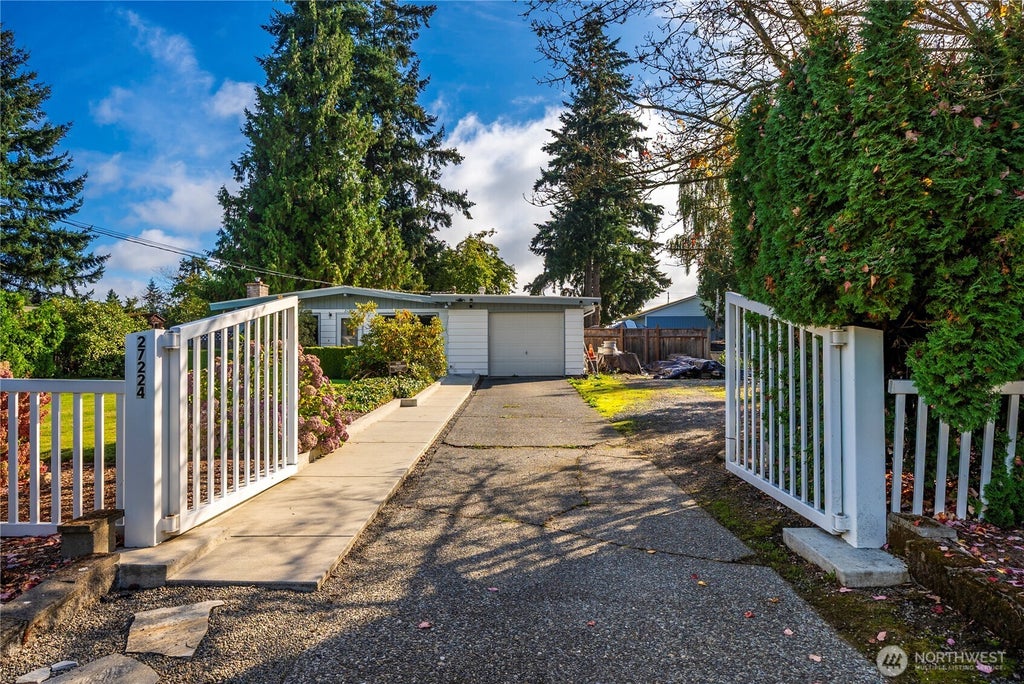 Photo of 27224 122nd Avenue SE, Kent, WA 98030 (MLS # 2592613)
