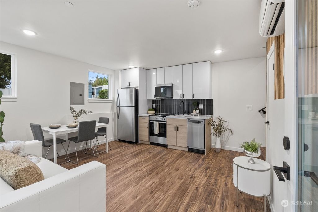 Photo of 9234 35th Avenue SW #B, Seattle, WA 98126 (MLS # 2195633)