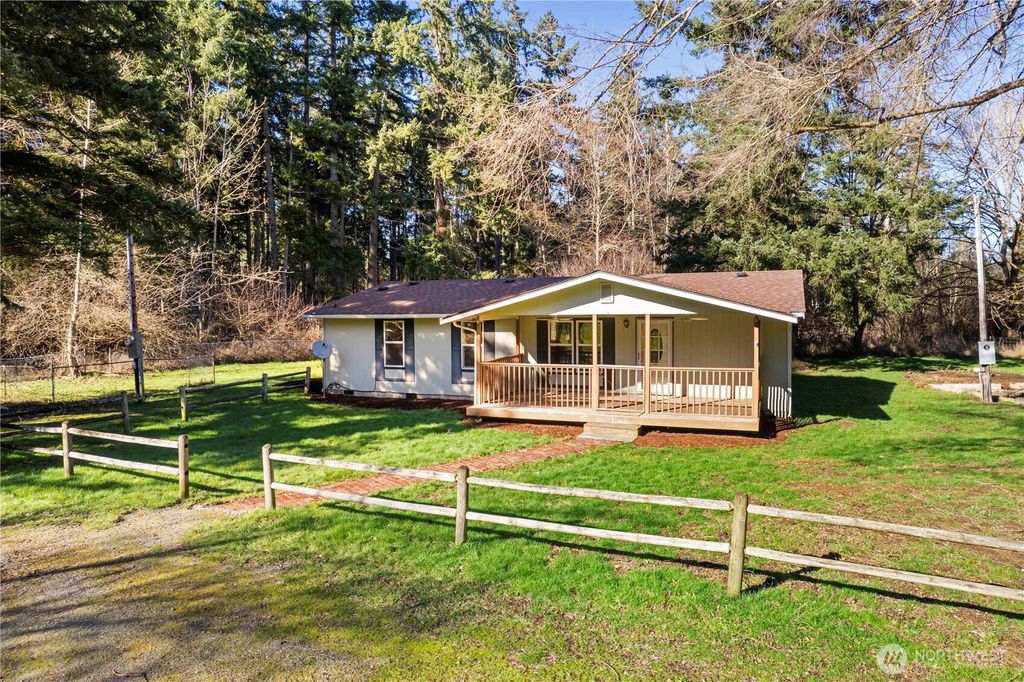 Photo of 18344 Shenandoah Lane SE, Yelm, WA 98597 (MLS # 2481134)