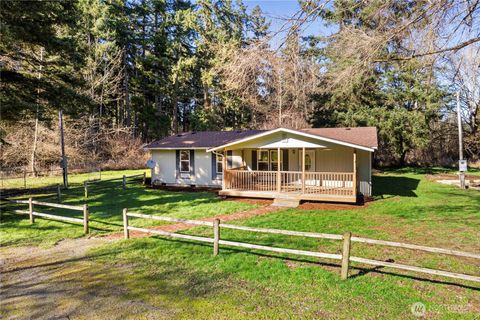 Photo of 18344 Shenandoah Lane SE, Yelm, WA 98597 (MLS # 2481134)