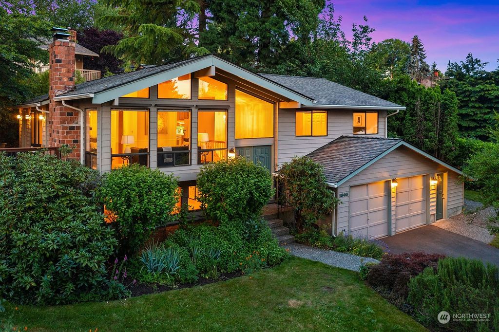 Photo of 1846 2nd Street, Kirkland, WA 98033 (MLS # 2130620)