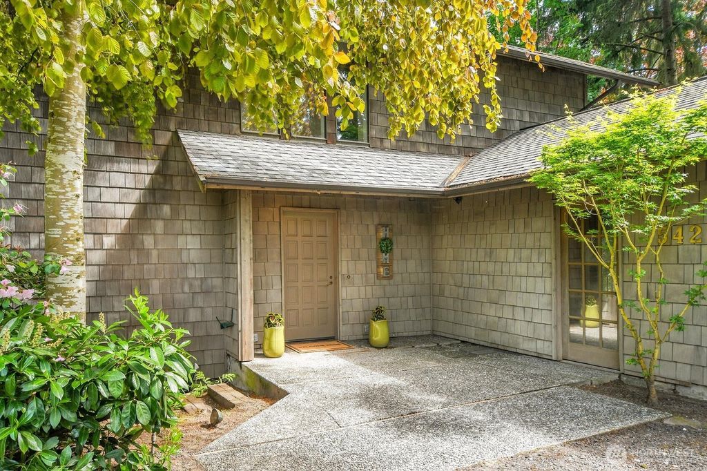 Photo of 5420 79th Place NE, Marysville, WA 98270 (MLS # 2374479)