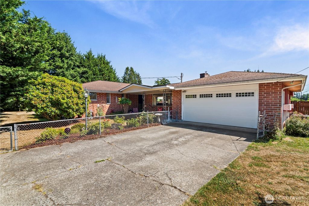 Photo of 8727 52 Avenue NE, Marysville, WA 98270 (MLS # 2404363)