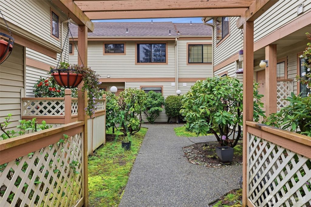 Photo of 1572 NE 177th St St #B10, Seattle, WA 98155 (MLS # 2507566)
