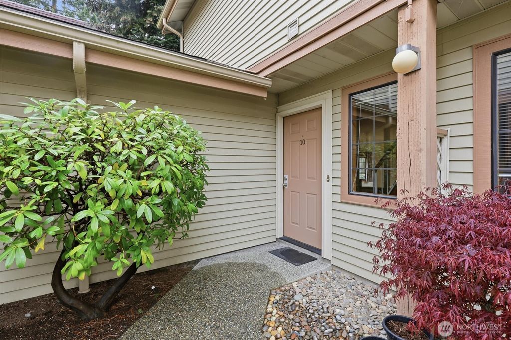 Photo of 1572 NE 177th St St #B10, Seattle, WA 98155 (MLS # 2507566)