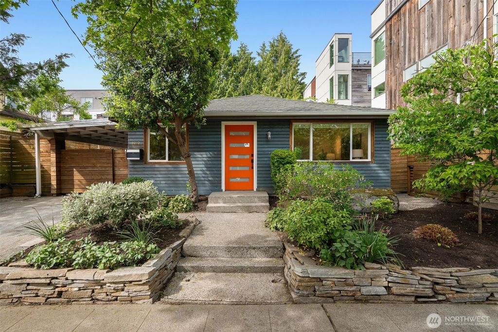 Photo of 3232 S Edmunds Street, Seattle, WA 98118 (MLS # 2371738)