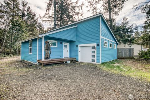 Photo of 616 Sunset Avenue NE, Ocean Shores, WA 98569 (MLS # 2488505)