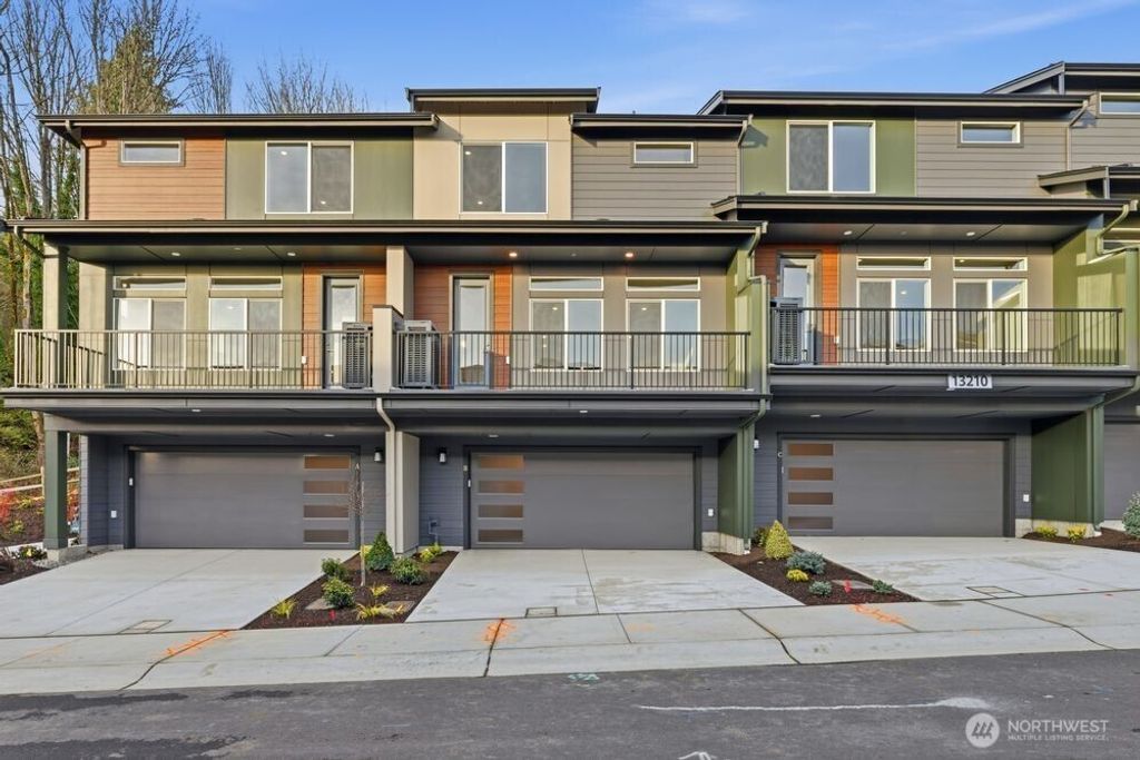 Photo of 13210 NE 127th Way #B, Kirkland, WA 98034 (MLS # 2477454)