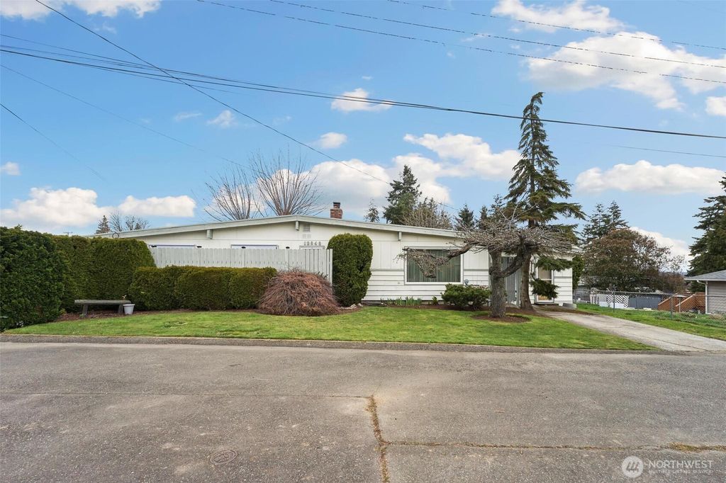Photo of 12846 24th Avenue S, SeaTac, WA 98168 (MLS # 2343884)