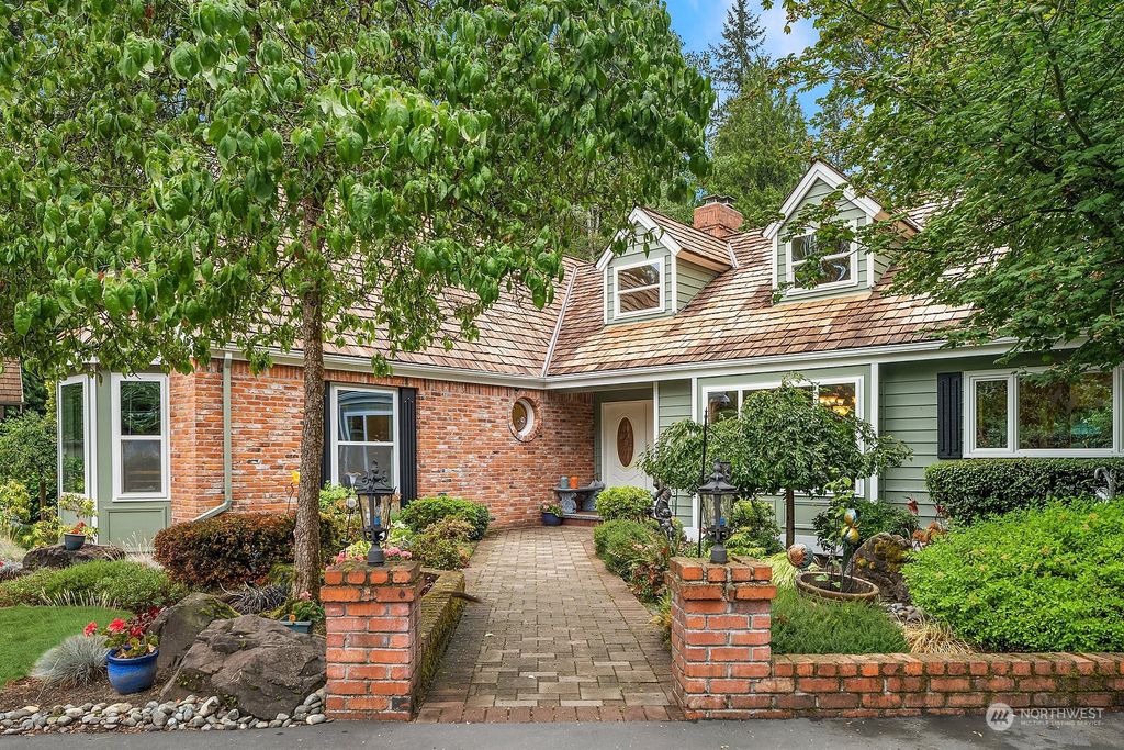 Photo of 15518 NE 179th Street, Woodinville, WA 98072 (MLS # 2156464)