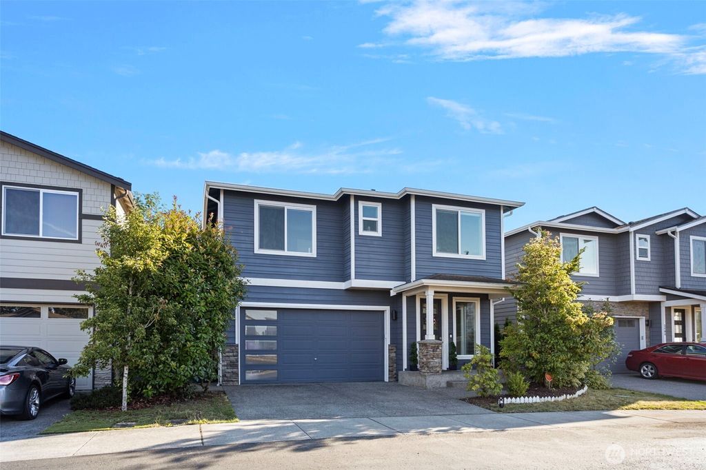 Photo of 3806 SW 133rd Place, Lynnwood, WA 98087 (MLS # 2424603)