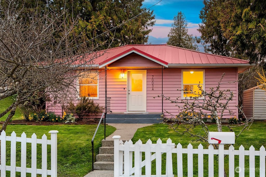 Photo of 7003 37th Avenue NE, Seattle, WA 98115 (MLS # 2055404)