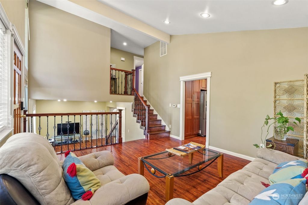 Photo of 15703 NE 53rd Street, Redmond, WA 98052 (MLS # 2127807)